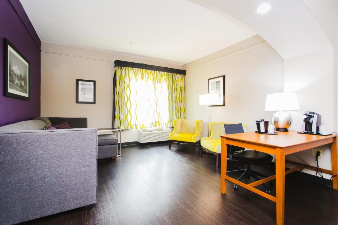 Palacio Royale Inn Signature Кейті Екстер'єр фото